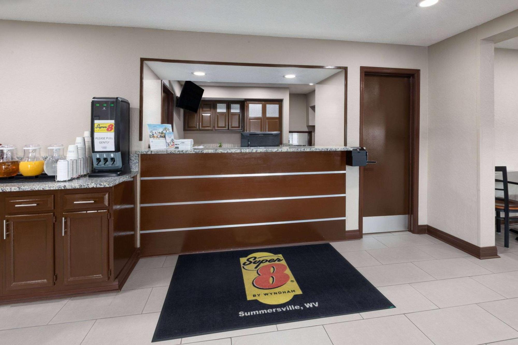 Super 8 By Wyndham - New River National Park Hotel *