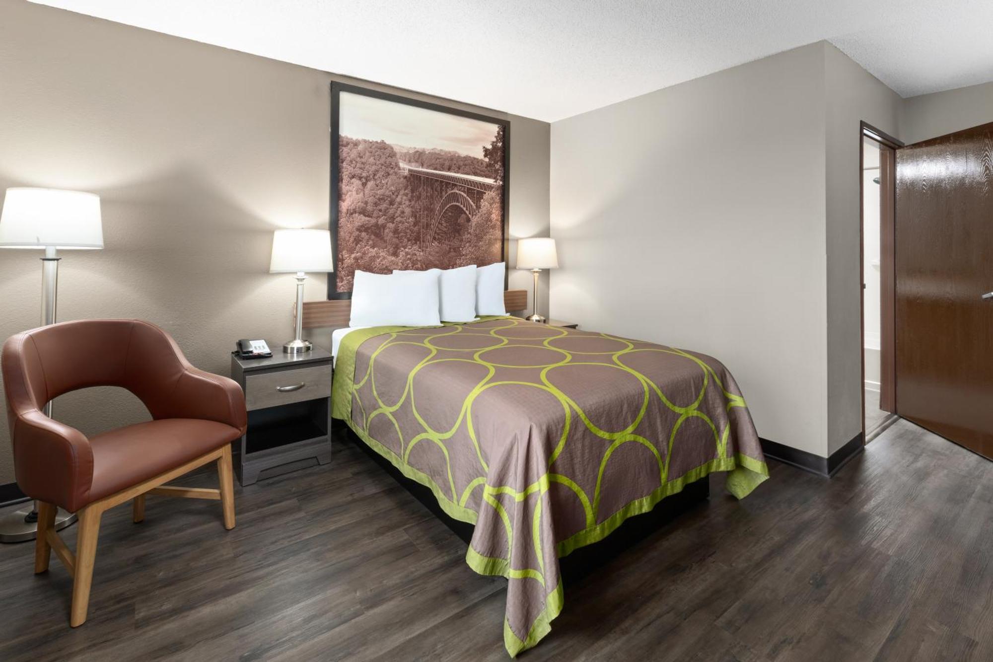Super 8 By Wyndham - New River National Park Hotel Summersville
